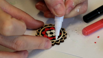 DIY ∣ Mărțișoare din placaj ∣ Pictură cu markere acrilice Artbox