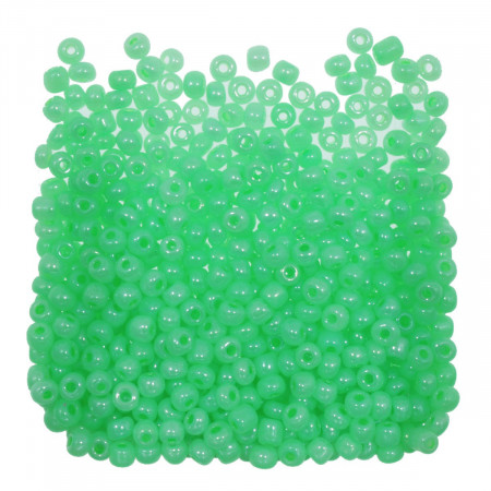 Margele nisip rotunde verde fistic lucios 4mm 60g 0.06lei/g