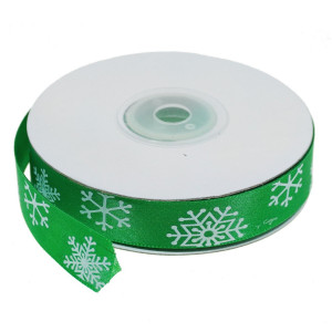 Panglica satinata verde cu fulgi albi 20mm x 21m/rola carton