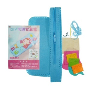 Set de cusut Penar din pasla tip borseta cu fermoar 23x6x4cm albastru A33-6