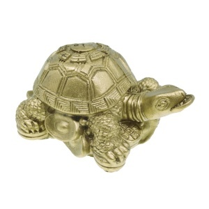 Statueta Feng Shui din rasina Broasca testoasa pe bani si pepite 6,5x10x5,5cm auriu FS66