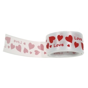 Panglica satinata alba cu inimi rosii inscriptie Love 25mm x 3m