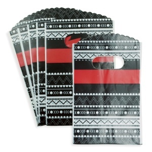 Punga plastic model decorativ 9x15cm 50/set negru/alb/rosu +/-3