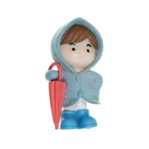 Miniatura baiat cu haina si umbrela plastic 2,5x5x2,5cm gri/portocaliu