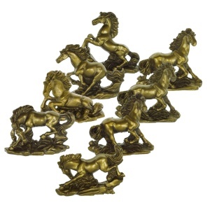 Statueta Feng Shui din rasina Cal 6-7cm 8/set posturi diferite auriu