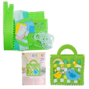 Set de cusut Gentuta din pasla 17x4x19cm verde/multicolor A33-5 - Img 2