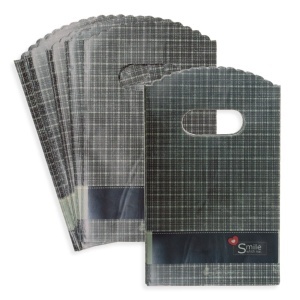 Punga plastic carouri si inscriptie Smile with me 9x15cm 50/set crem/negru +/-3