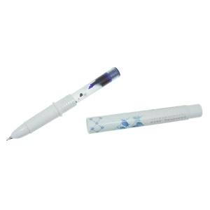 Stilou plastic cu 4 rezerve Aihao alb-bleu 2025 - Img 2