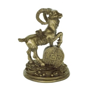 Statueta Feng Shui din rasina Capra bronz cu monede si saci de bani 6,5x7x11cm bronz T58
