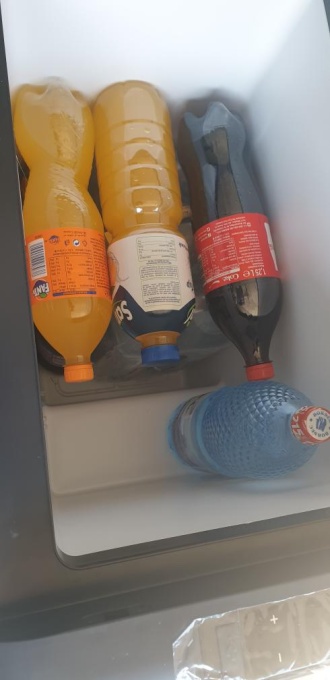 Frigider 75l auto rulotă, camion, dube 3,5t alimentare brichetă la 12-24V, baterii panou solar, rezistent la vibrații, cu compresor cu congelare -20°C