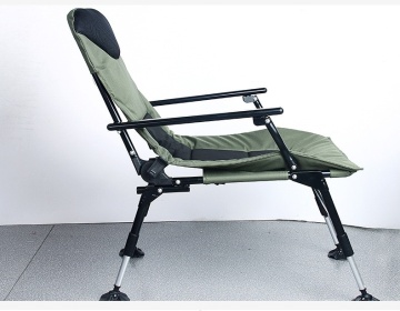 Scaun Pescuit D1 CARP RELAX cu RECLINER și picioare reglabile pe înălțime, sarcină maxim admisă: 150KG, verde/olive/negru
