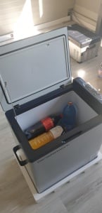 Frigider 75l auto rulotă, camion, dube 3,5t alimentare brichetă la 12-24V, baterii panou solar, rezistent la vibrații, cu compresor cu congelare -20°C - Img 4