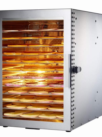 Uscator alimente profesional din inox, conceput pentru utilizare casnica si HoReCa. Dispune de 12 tavi incapatoare, afisaj digital si sistem eficient de circulatie a aerului pentru deshidratarea uniforma a fructelor, legumelor si carnii.