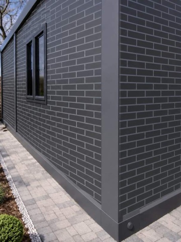 Containerul modular oferă o soluție rapidă și eficientă pentru amenajarea unui birou, locuințe temporare sau spațiu comercial. Construcția din panouri termoizolante asigură confort, eficiență energetică și montaj rapid, fiind potrivită pentru utilizare pe
