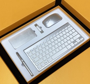 Gift set / Kit keyboard, mouse, pen, external battery and stick, wireless - Img 2