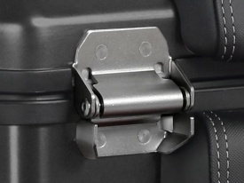 Set complet de cutii de aluminiu SHAD TERRA NEGRU, 48L cutie centrala si 36L / 36L cutii laterale, incluzand kit de montaj si placa SHAD SUZUKI DL 1000 V-Strom/ DL 1050 V-Strom - Img 14