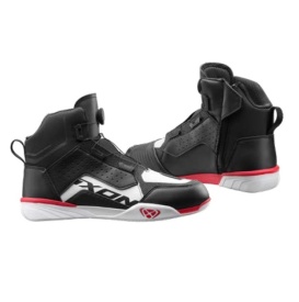 Ghete moto Urban/Roadster barbati All Season Ixon model Vyper WP MS culoare: negru/alb/rosu (100% waterproof)