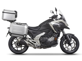 Set complet de cutii de aluminiu SHAD TERRA, 37L cutie centrala si 47L / 47L cutii laterale, incluzand kit montaj si placa SHAD HONDA NC 750 X 2021-