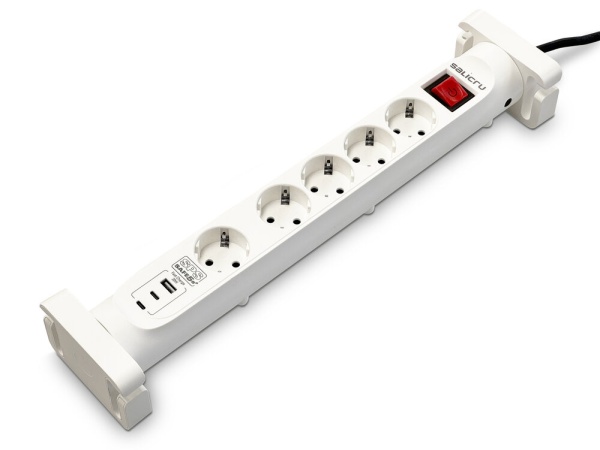 Multi-socket or extension cord with protection
