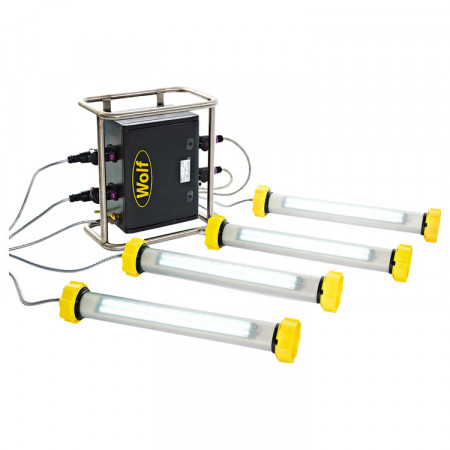 Patru lămpi de iluminat temporar ATEX LinkEx™ LED LX-400 încărcate