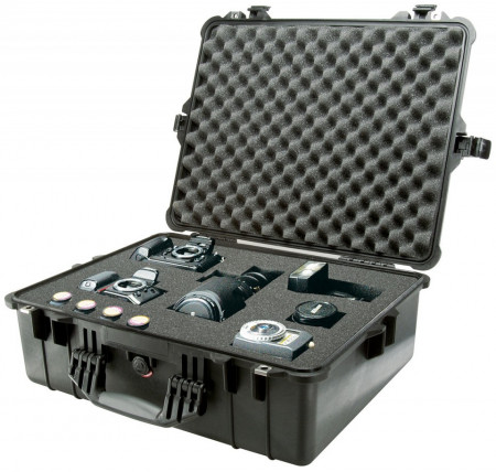 Geantă de protecție Peli Large Case 1600 ținând în siguranță echipamentul de fotografiat cu buretele Pick N Pluck