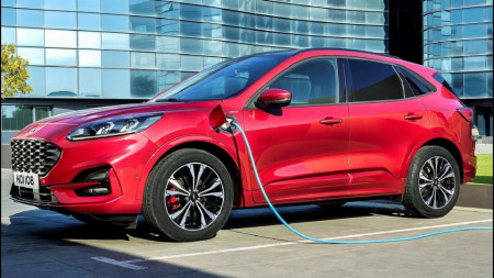 Set cablu încărcare FORD trifazat de 32A Type 2 utilizat pentru a încărca o mașină electrică Ford