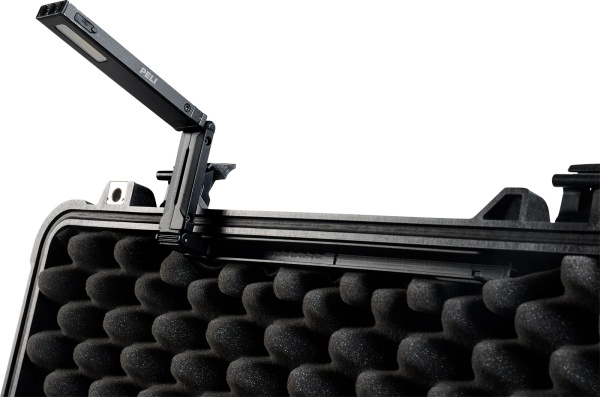 Lampa Peli MPV01 ModLight Pivot pentru gentile Peli