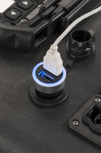 USB la Peli RALS 9470 cu 4 reflectoare și troler rigid