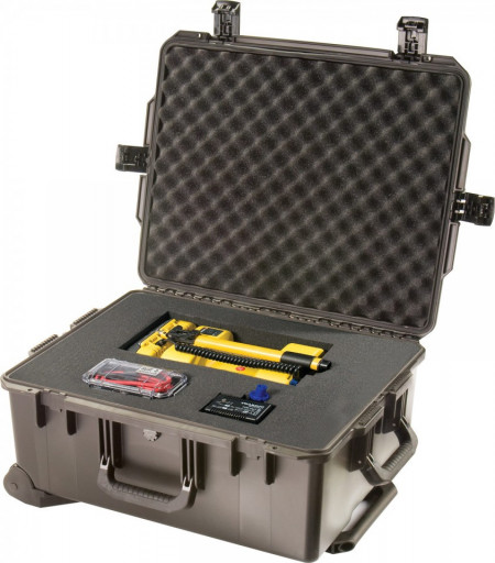 Geantă de protecție Peli Storm Case iM2720 cu burete Pick N Pluck protejând echipamentul de lucru