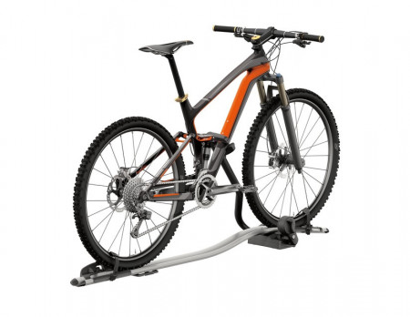 Bicicletă montată pe un suport pentru bicicletă Thule Expert 298