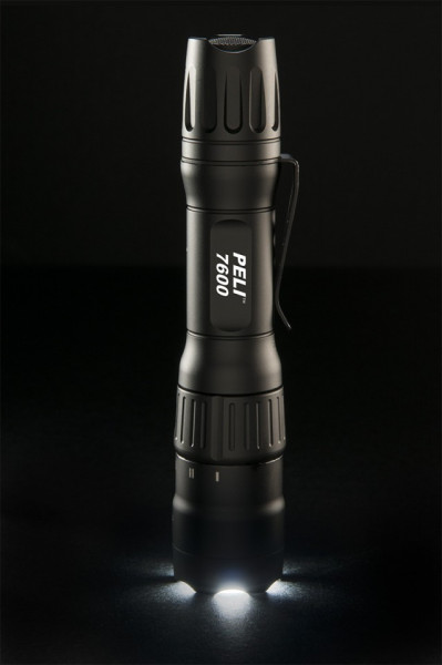 Lanternă poliție Peli Tactical Flashlight 7600