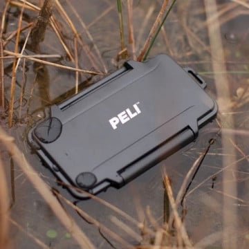 Peli SD Memory Card Case 0915 testată în apă