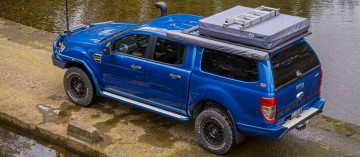Cort de plafon auto Ford/ARB Flinders instalat pe mașină