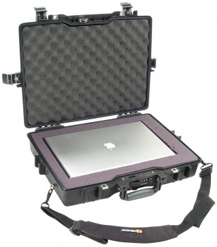 Geantă Peli 1495 Laptop Case cu burete Pick N Pluck utilizată pentru a proteja un laptop