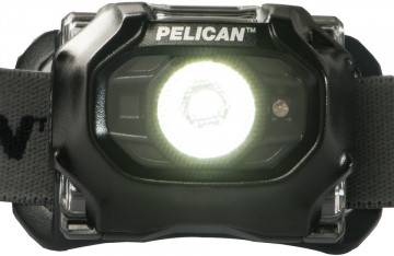 Led-ul la o lanternă frontală PELI 2750 fotoluminiscentă