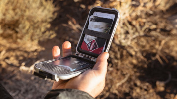Portofel anti-hacker Peli™ G5 Personal Utility RF Field ținând în siguranță cardurile