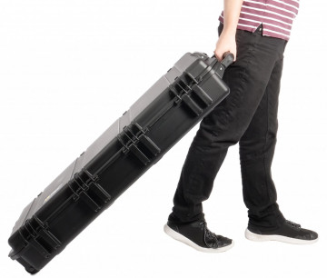 Geantă Peli iM3100 Storm Long Case testată la roțile cu rulmenți de oțel