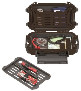 Cutie de protecție Peli Ruck Case R40 utilizată pentru a ține în siguranță diverse echipamente pentru o drumeție