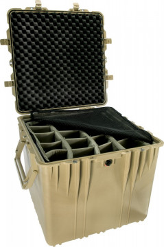 Geantă rigidă Peli 0370 Cube Case cu divider