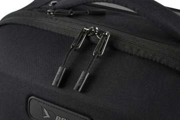 Troler hibrid Peli Aegis 22" Carry-On Rolling Hybrid Duffel cu 4 roti