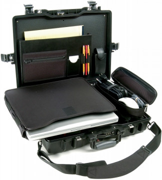 Geantă Peli 1495 Laptop Case 17' cu cifru
