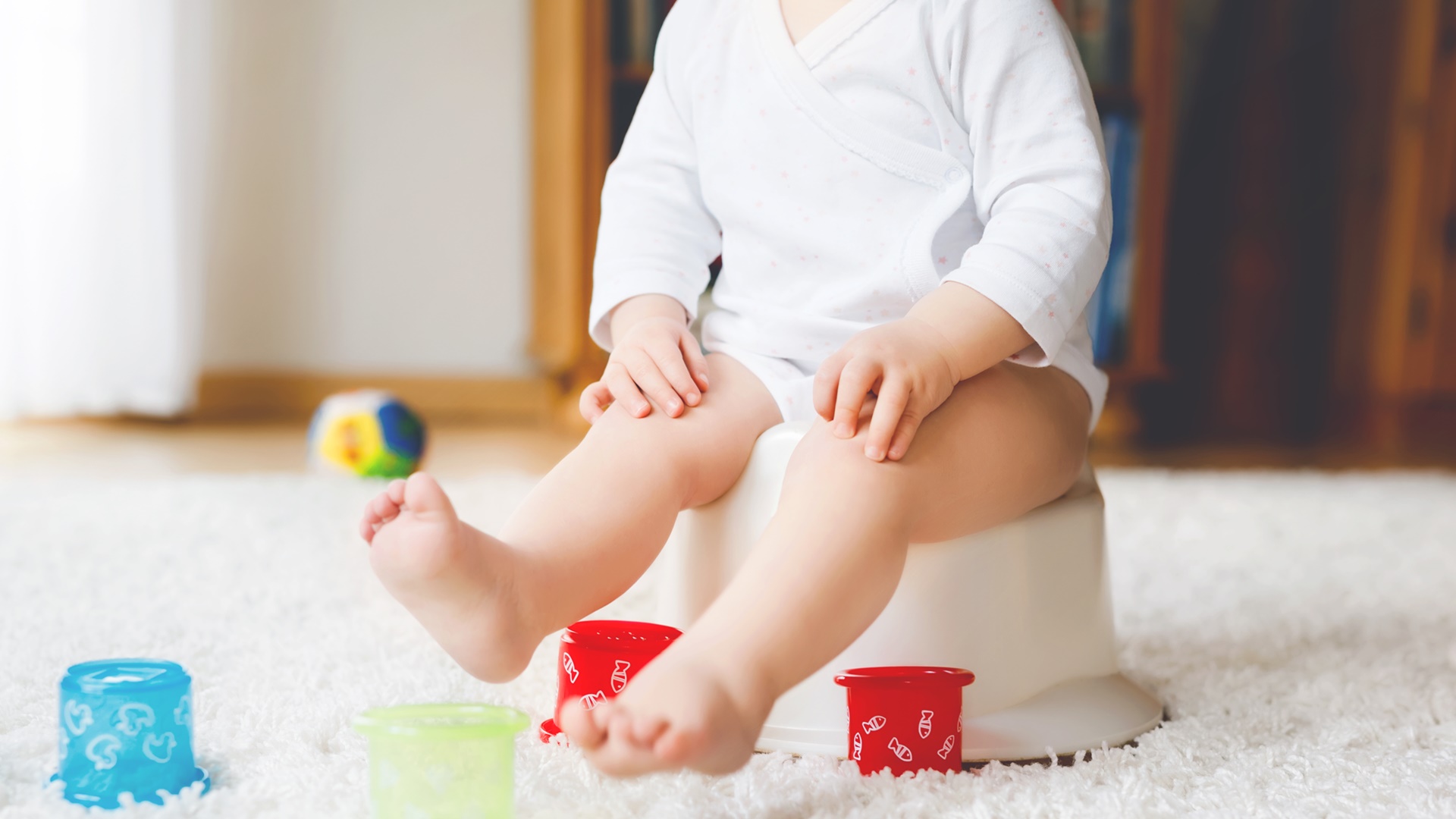 Cum învățăm copilul să facă la oliță - recomandări Montessori