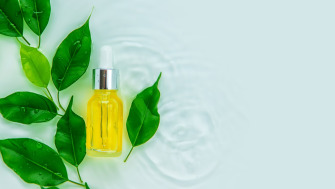 Ulei de arbore de ceai (Tea Tree) în cosmetică – beneficii și utilizări