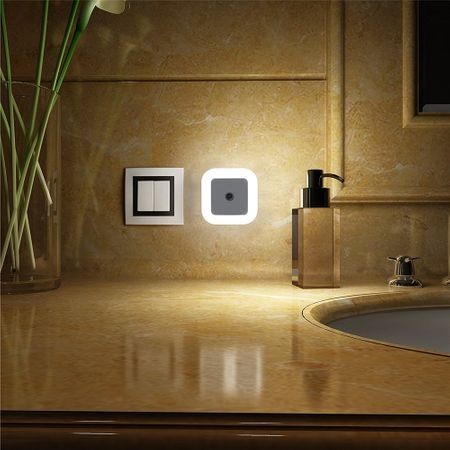 Lampa de veghe 3D White Bright Lamp - Veioza Smart Led cu senzor de lumina incorporat
