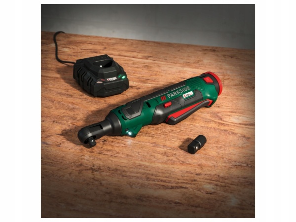 Cheie cu clichet fara fir de 12V cu acumulator si incarcator Parkside