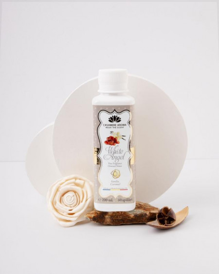 Un parfum de rufe cât o călătorie olfactivă în Orient, dulce, elegant și boem, White Angel e dedicat în primul rând țesăturilor fine și rafinate, putând fi utilizat însă și pentru a împrospăta la un cu totul alt nivel și obiectele vestimentare...clasice.