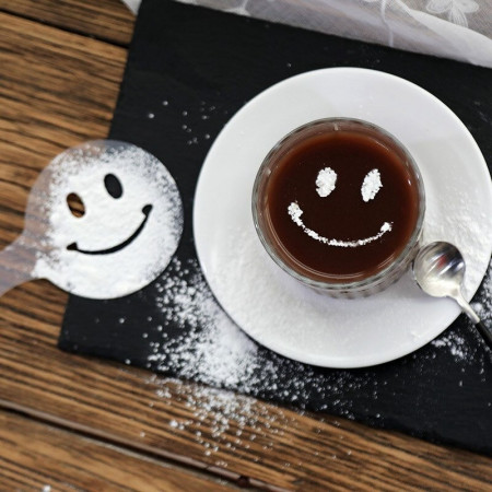 Set pentru decorare cafea sau prajituri, 19 sabloane si shaker pentru cacao sau ciocolata