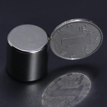 Magnet puternic neodim disc rotund 20mm x 20mm cu suprafata nichelata