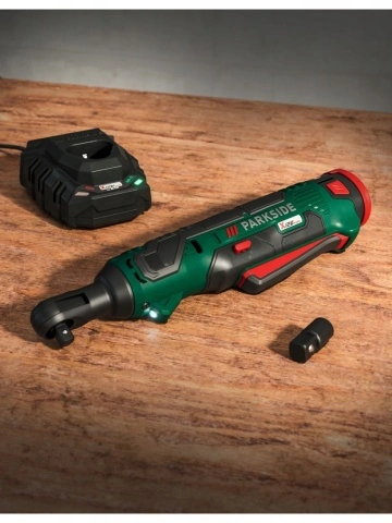 Cheie cu clichet fara fir de 12V cu acumulator si incarcator Parkside