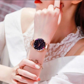 Ceas de dama Magnet Starry Sky Quartz Wristwatch Gold